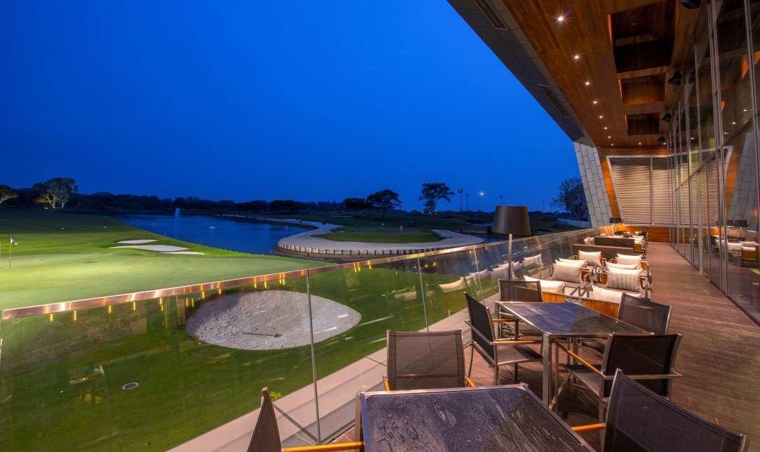 Dusit Thani Laguna Singapore Eksteriør bilde The 18th green at the 2012 U.S. Open