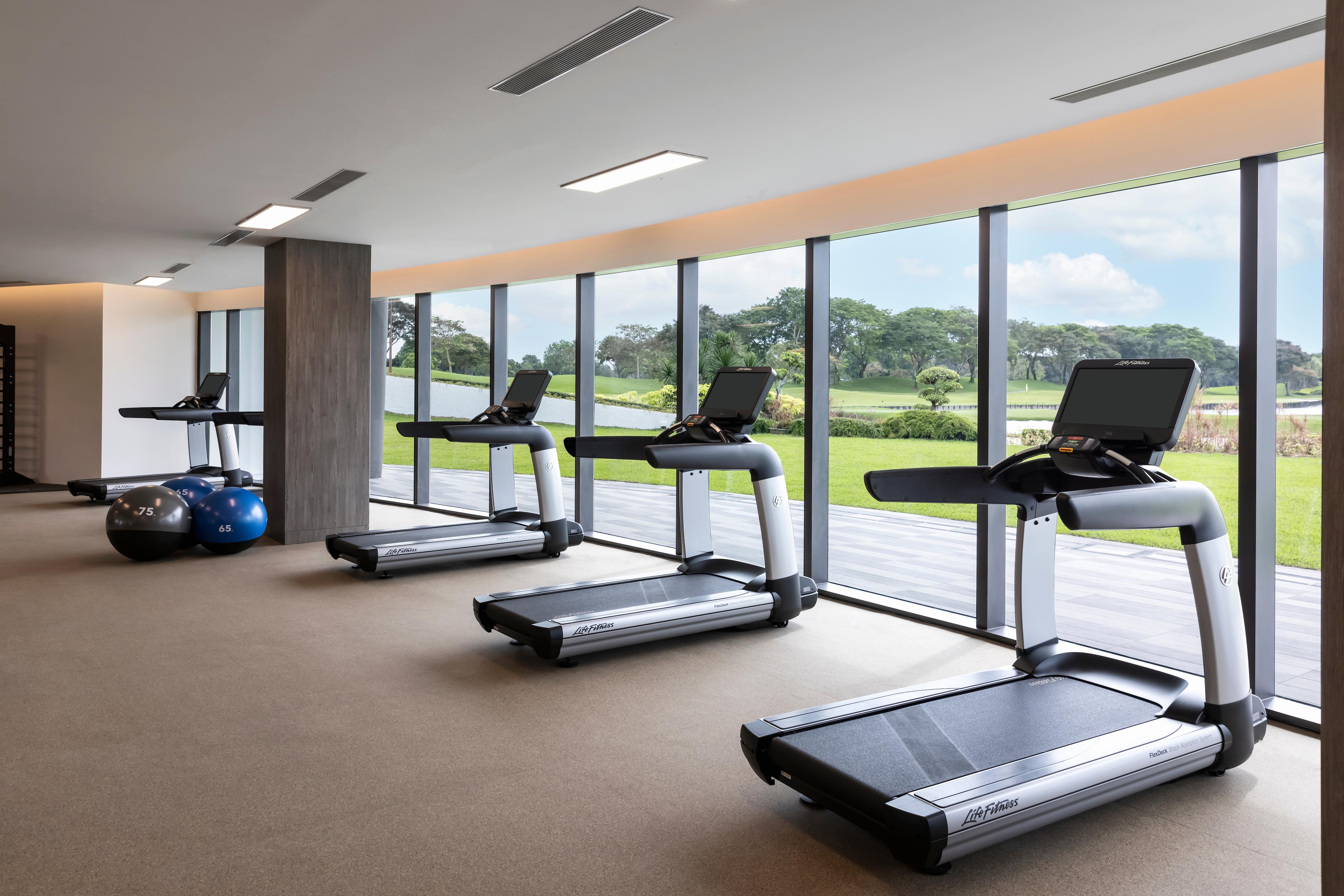 Dusit Thani Laguna Singapore Eksteriør bilde A gym at the hotel